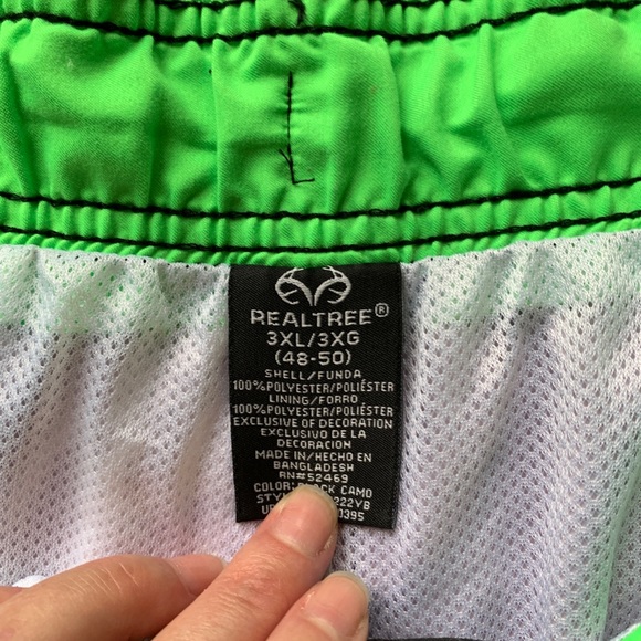 •Realtree• Camo Swim Shorts - Picture 6 of 10